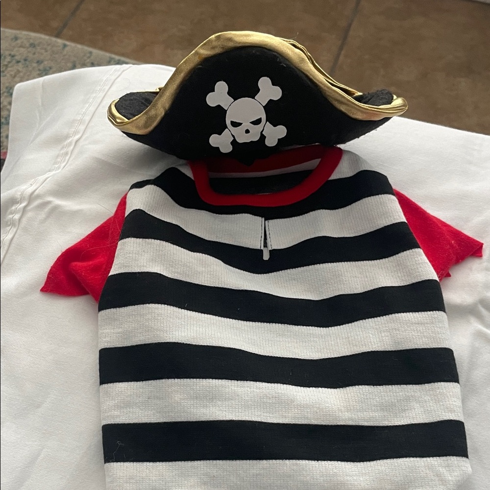 Pet Pirate costume 🤣 🐶 Pirate Striped One Piece with Hat. For 5-6 pound dog - Picture 1 of 5